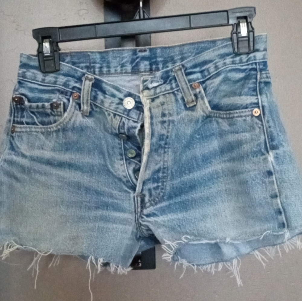 Women's 501 Levi Cut Offs Size 29W